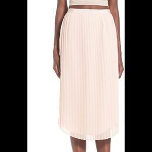 Chelsea 28 Cream pleated midi skirt.